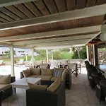 Corali Hotel 2*