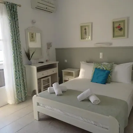 Corali Hotel 2*