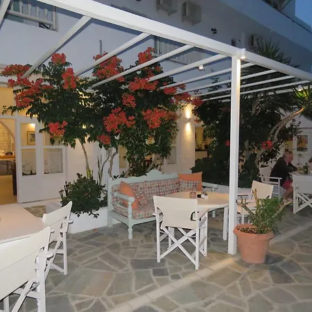 Corali 2* Chora (Ios)